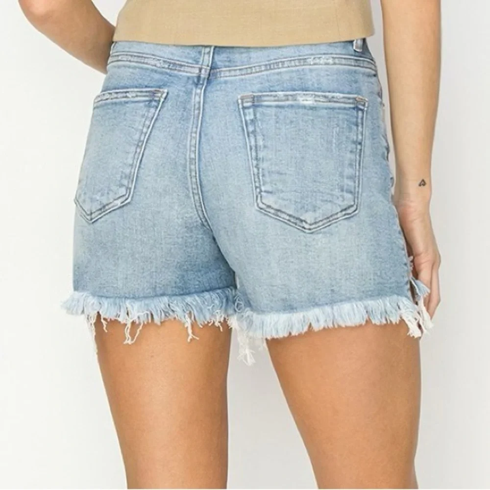 Risen High-Rise Frayed Hem Denim Shorts - Light Blue - Picture 2 of 6